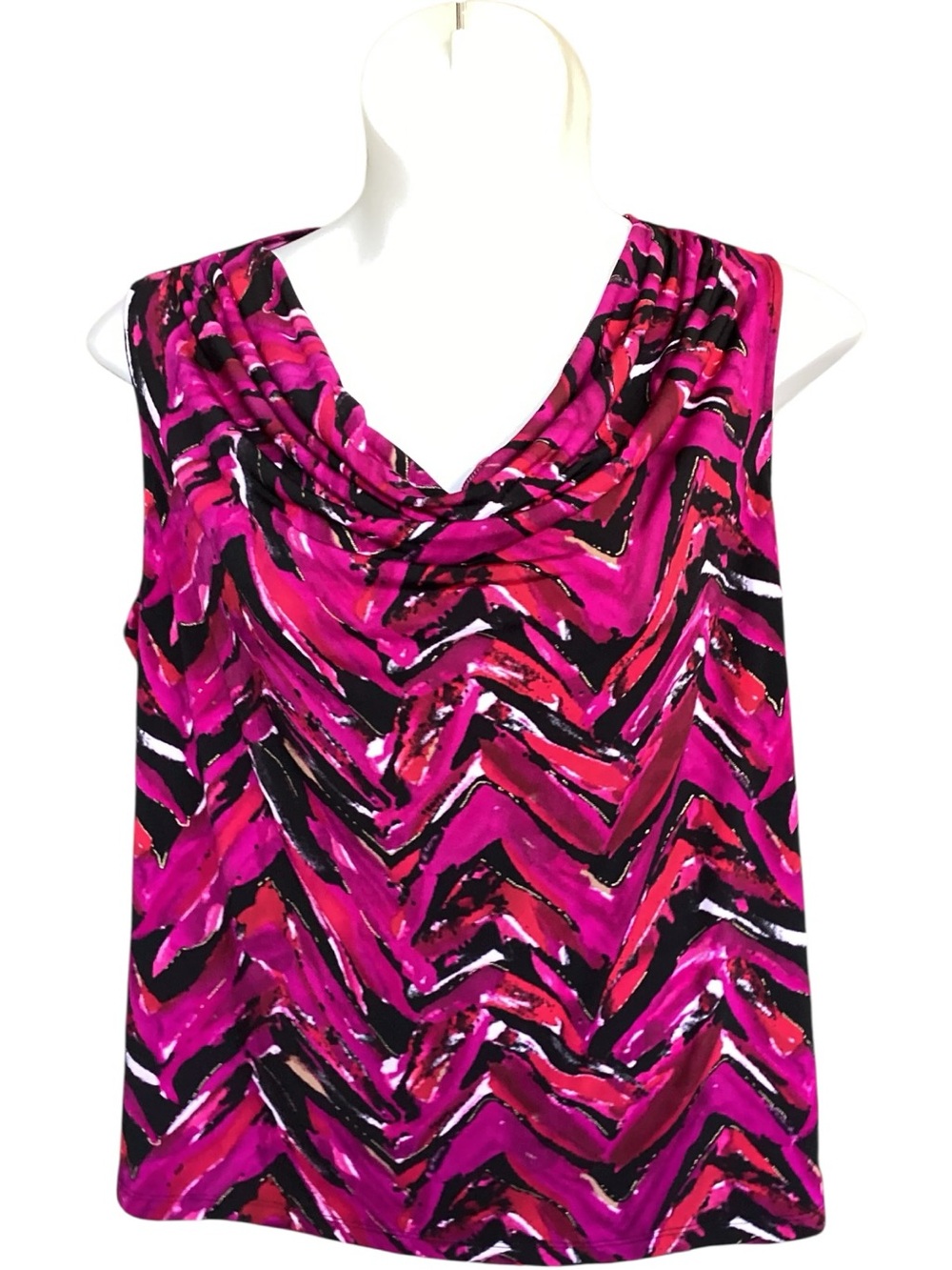 Jones Studio Plus Size 2X Sleeveless Cowl Neck Top in Vibrant Magenta Chevron - Picture 4 of 7